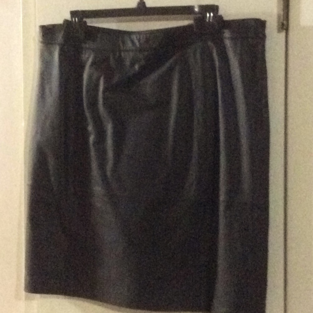 Leather skirt